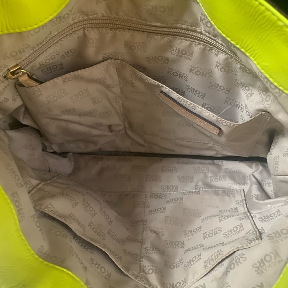 Authentic Michael Kors handbag - Picture 4 of 9